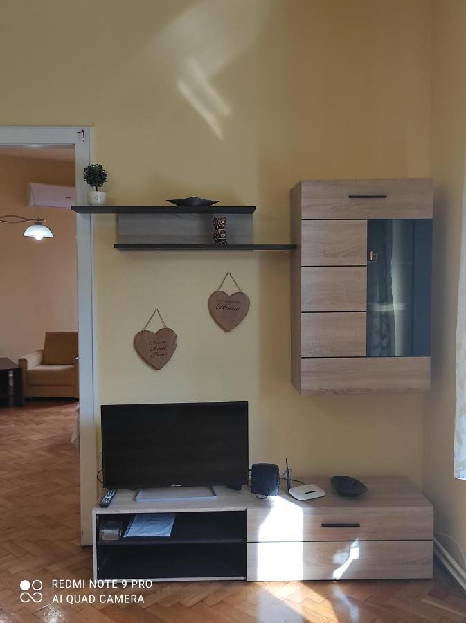 Anna Apartmanok Pécs Exteriör bild