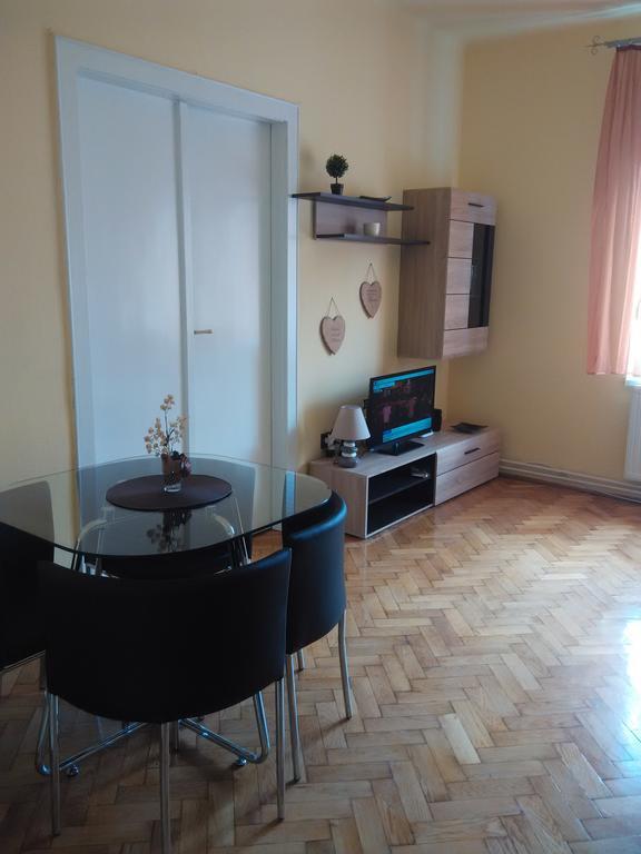 Anna Apartmanok Pécs Exteriör bild
