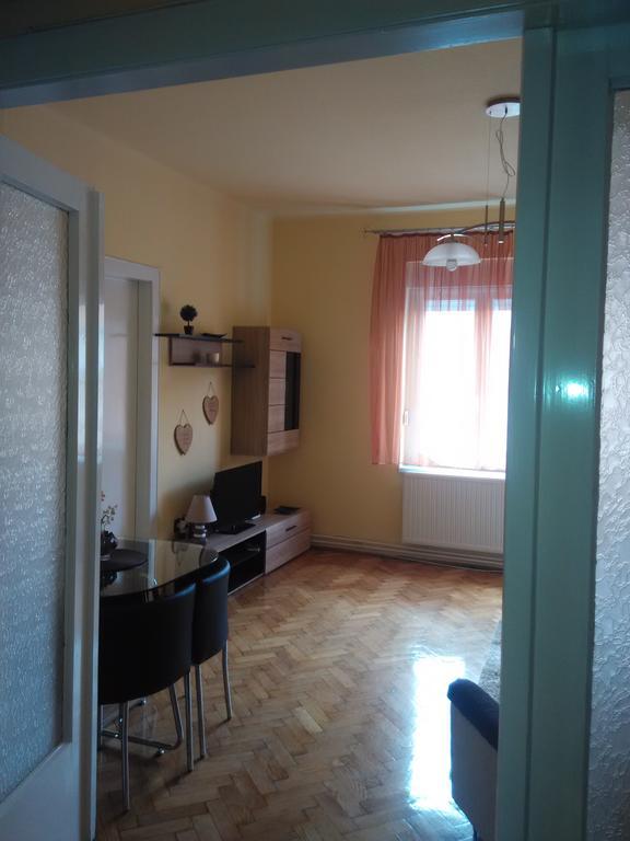 Anna Apartmanok Pécs Exteriör bild
