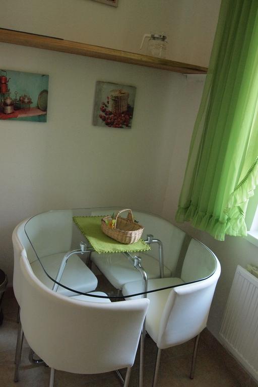 Anna Apartmanok Pécs Exteriör bild